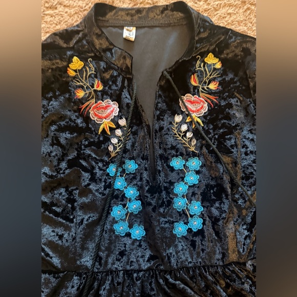 Boho Black Velvet Mini Dress with Floral Embroidery - Picture 5 of 6